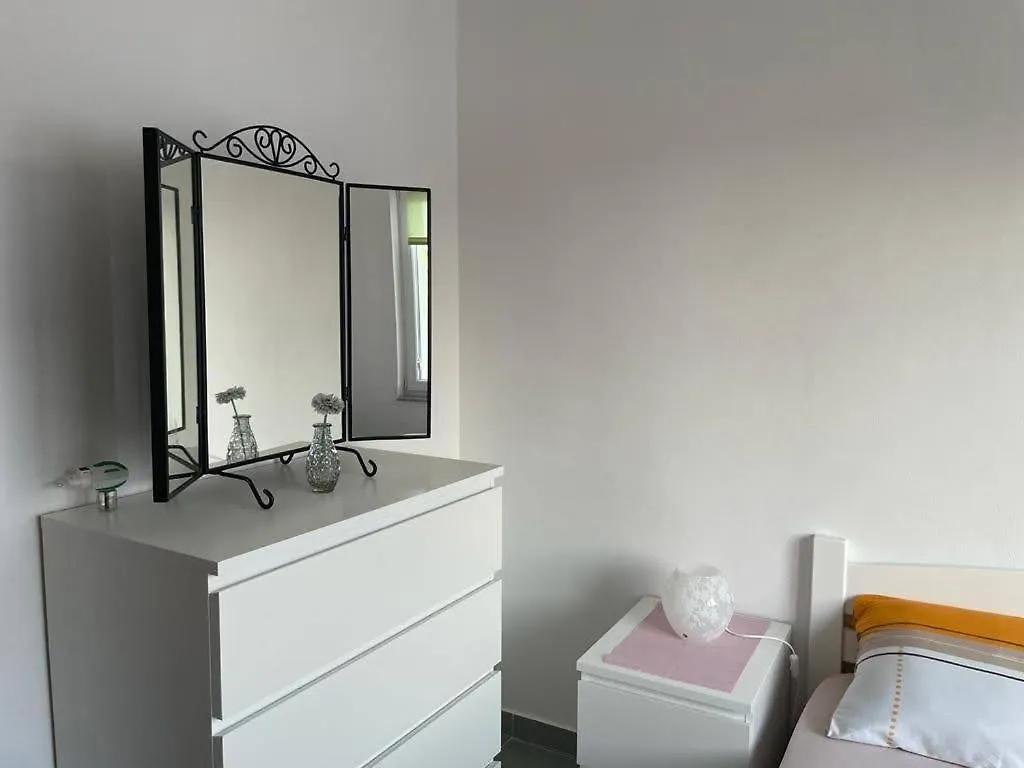Apartment Bobovik - 3 Bedrooms ヴィル