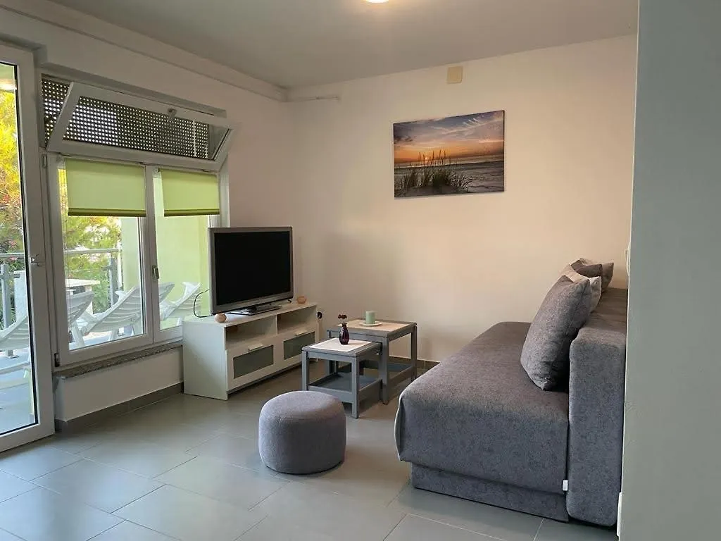 Apartment Bobovik - 3 Bedrooms ヴィル 0*,  クロアチア